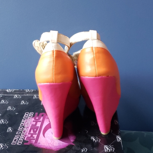 SOLD Shiekh Color block wedges - Picture 4 of 5